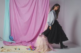 Torera REVELIGION / falda CRISTINA GARCÍA / zapatos BERSHKA